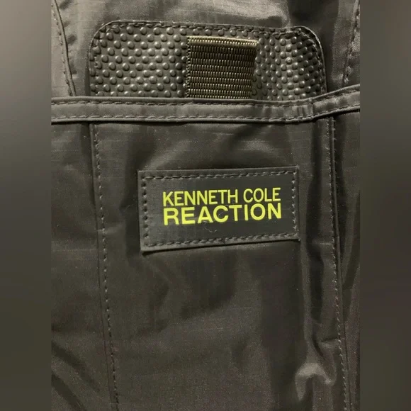 New Kenneth Cole Reaction travel / duffle bag